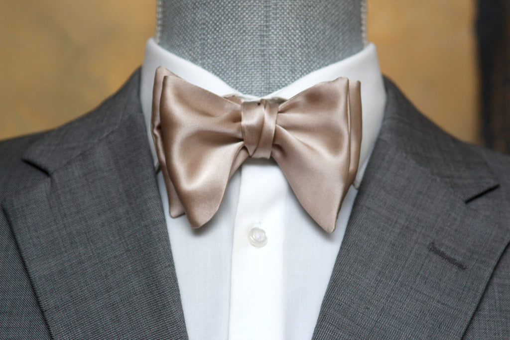 Small Butterfly Beige Silk Bow Tie