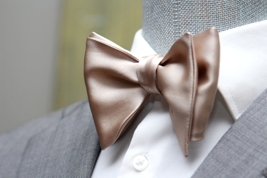 Small Butterfly Beige Silk Bow Tie