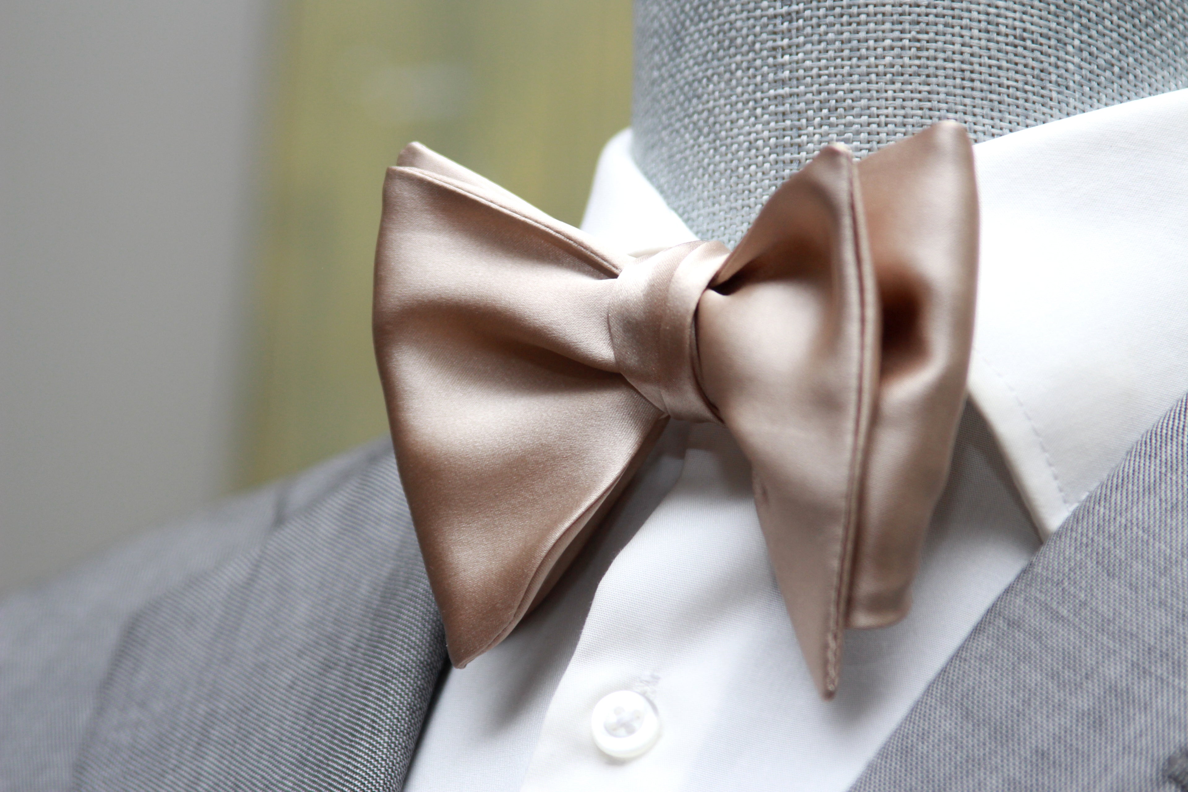 Small Butterfly Beige Silk Bow Tie
