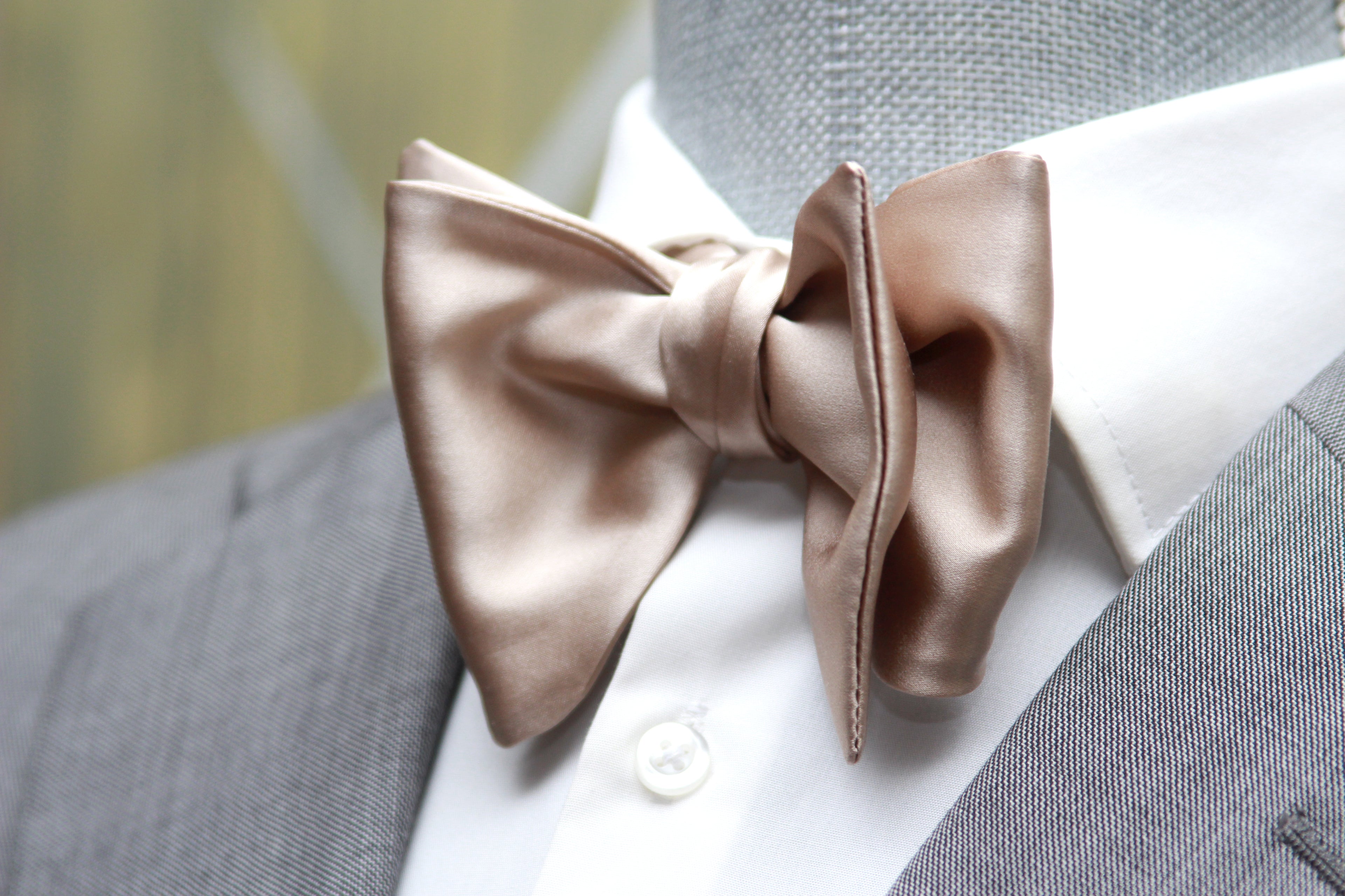 Small Butterfly Beige Silk Bow Tie