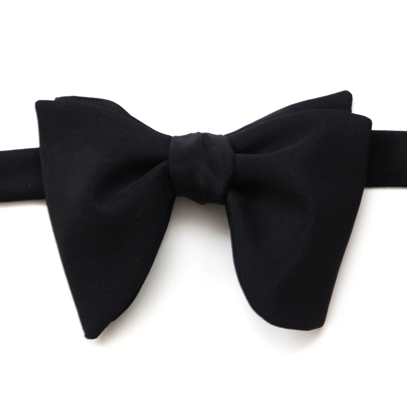 Big Butterfly Black Matted Silk Bow Tie Self-Tied