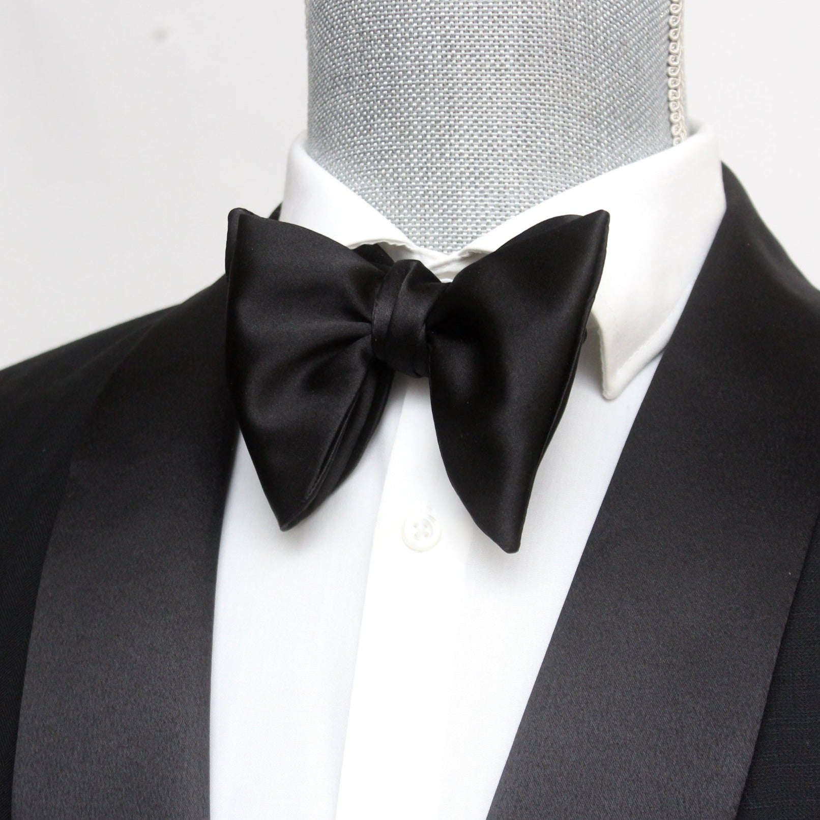 Black Silk Large Butterfly Self-Tie Bow Tie | Camellucci