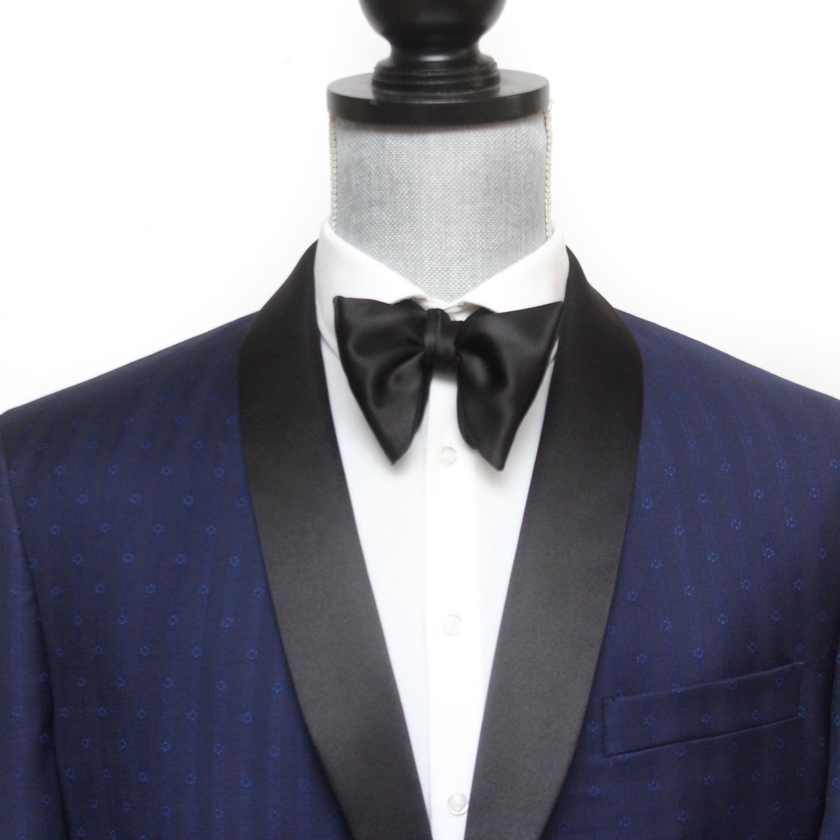 Black Silk Large Butterfly Self-Tie Bow Tie | Camellucci