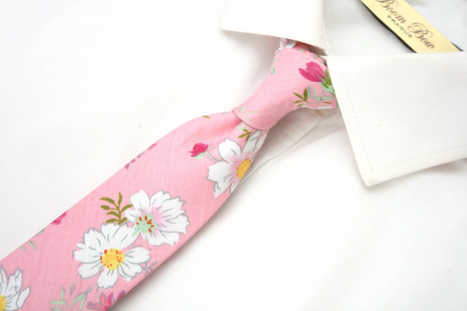 White Pink Floral Necktie 2.36"
