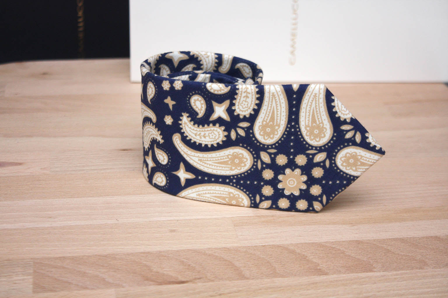 Blue Beige Floral Necktie 2.7"
