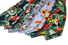 Load image into Gallery viewer, Tropical Red Flower Cotton Ascot
