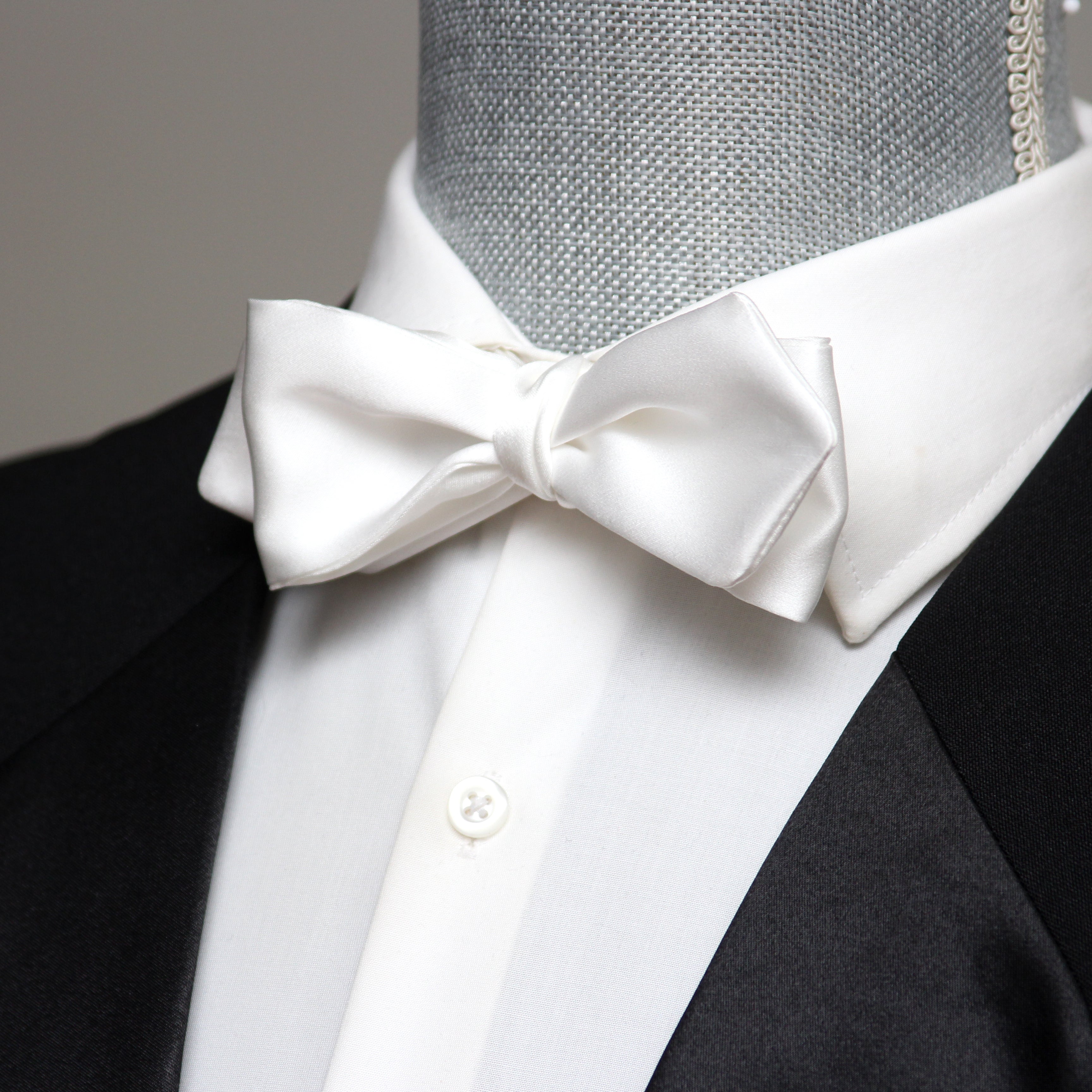 White Diamond Point Silk Self tied Bow Tie