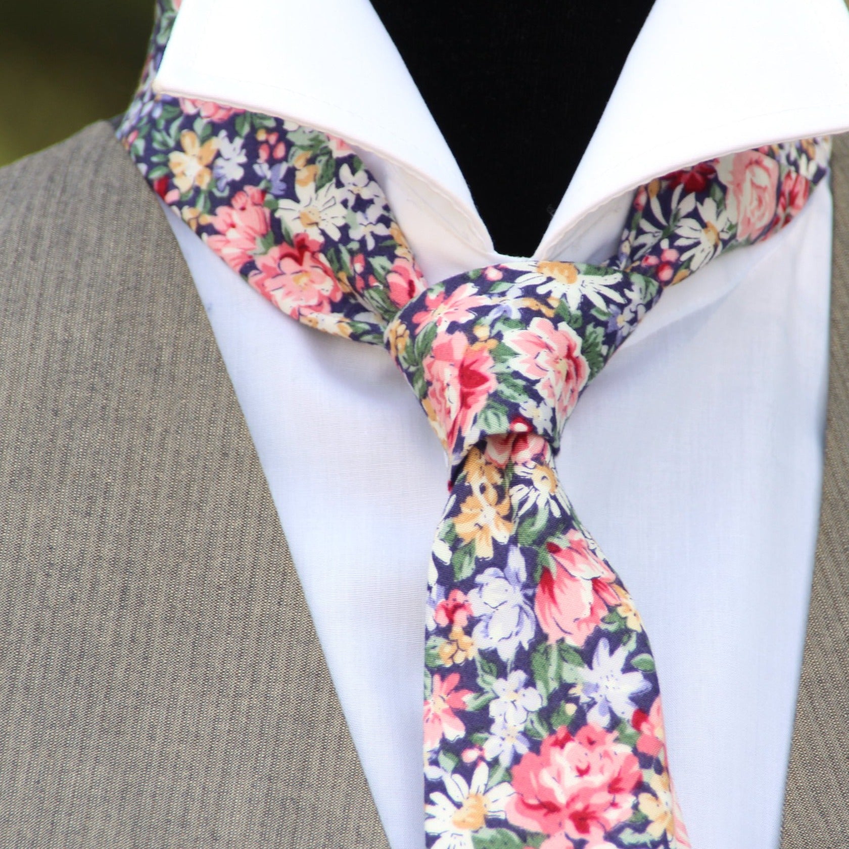 Navy Pink Floral Necktie 2.36"