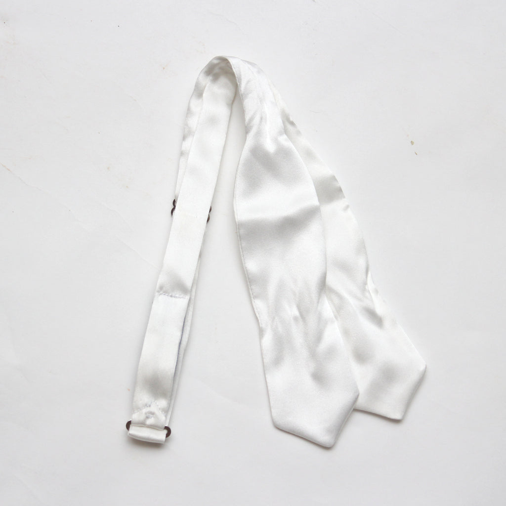 White Diamond Point Silk Self tied Bow Tie