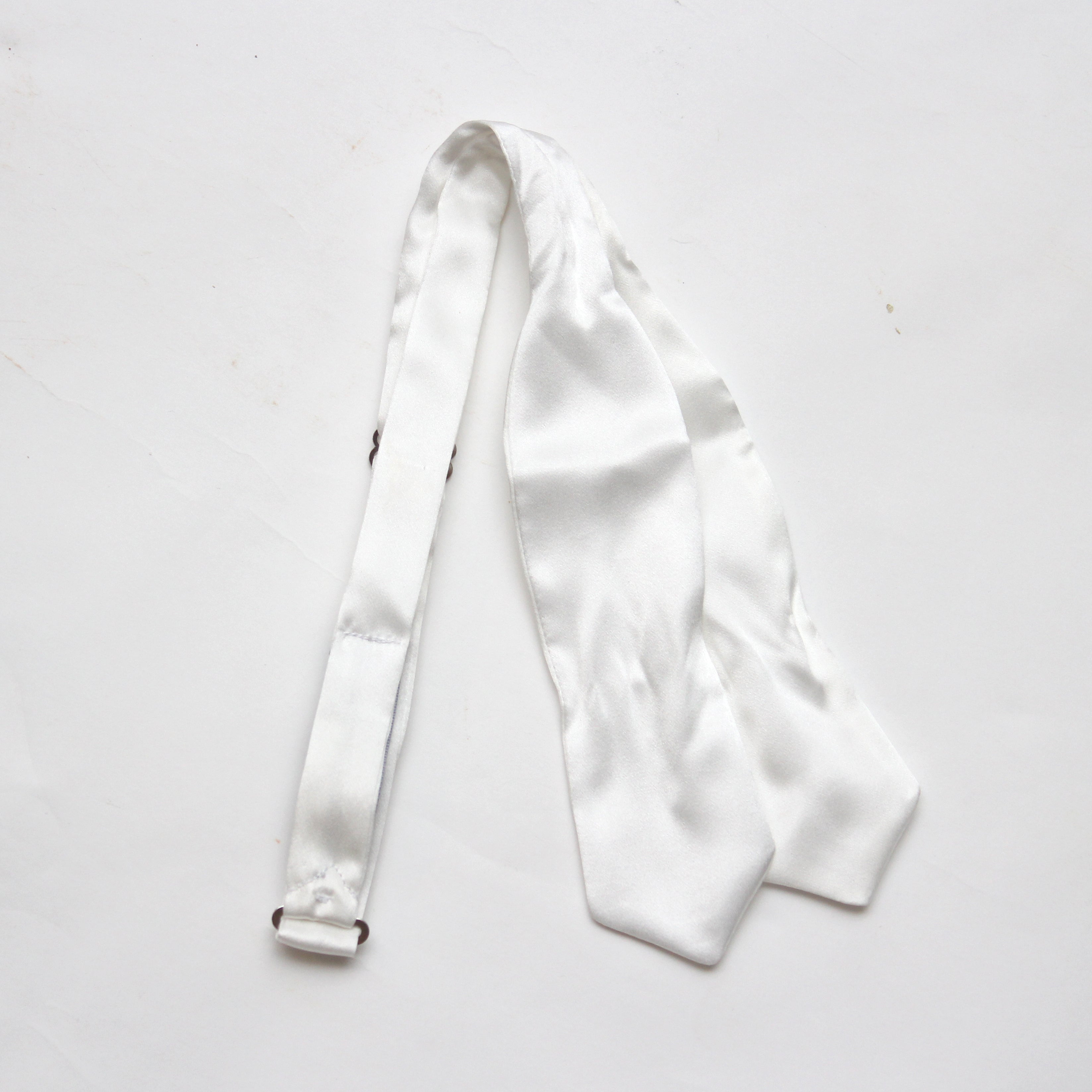 White Diamond Point Silk Self tied Bow Tie