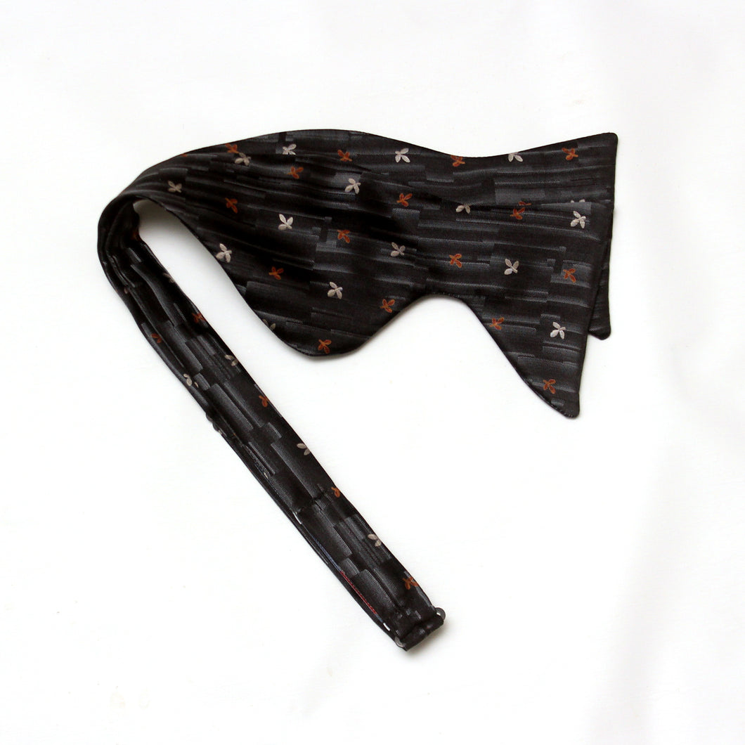 Big Butterfly Bow tie in Black Silk Bow Tie