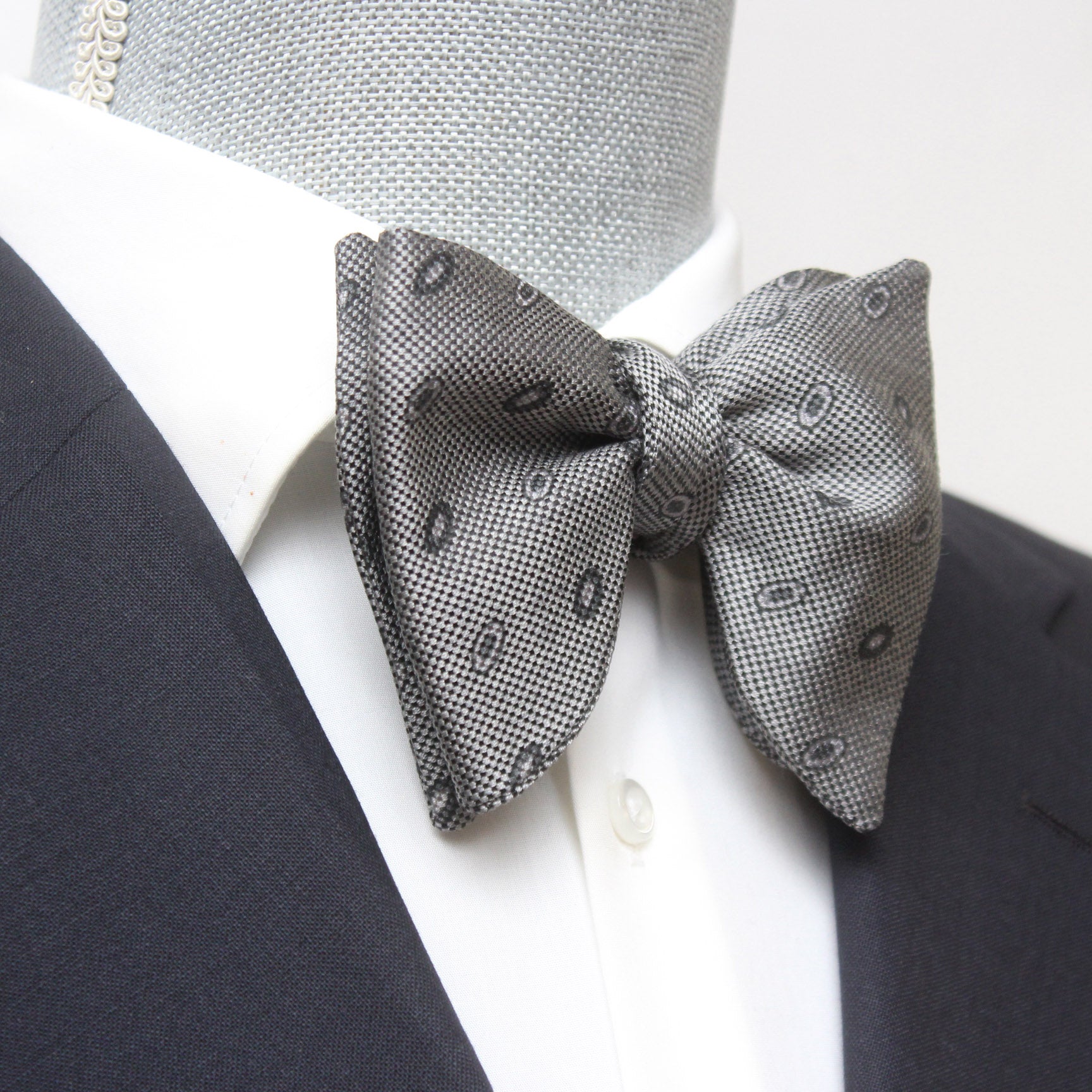 Big Butterfly Grey Ornament Silk Bow Tie
