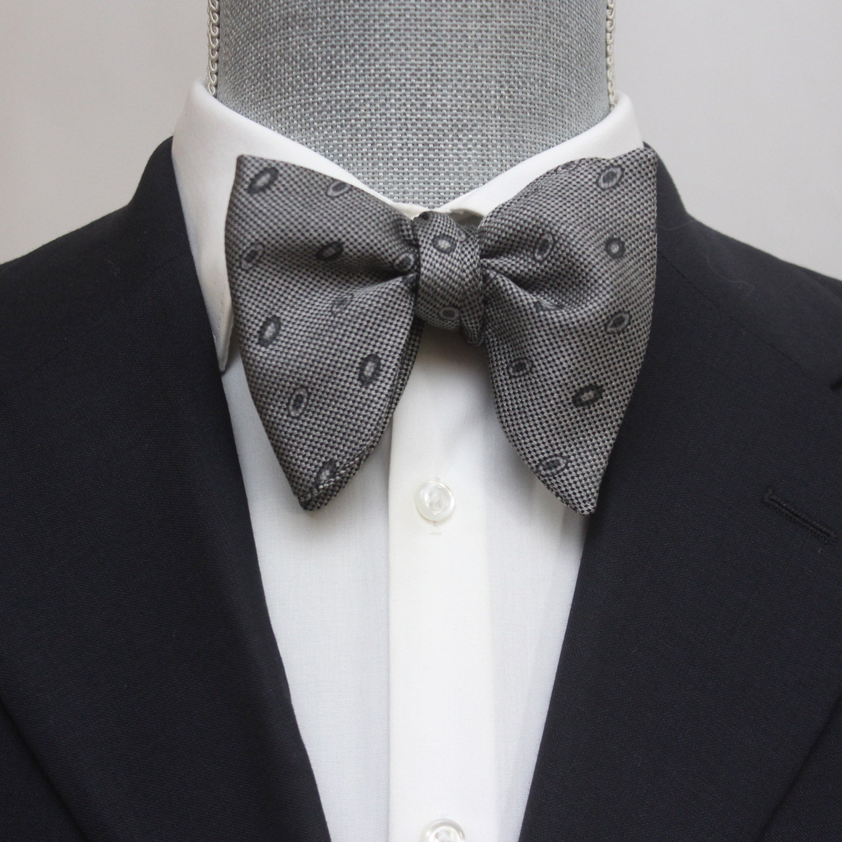 Big Butterfly Grey Ornament Silk Bow Tie