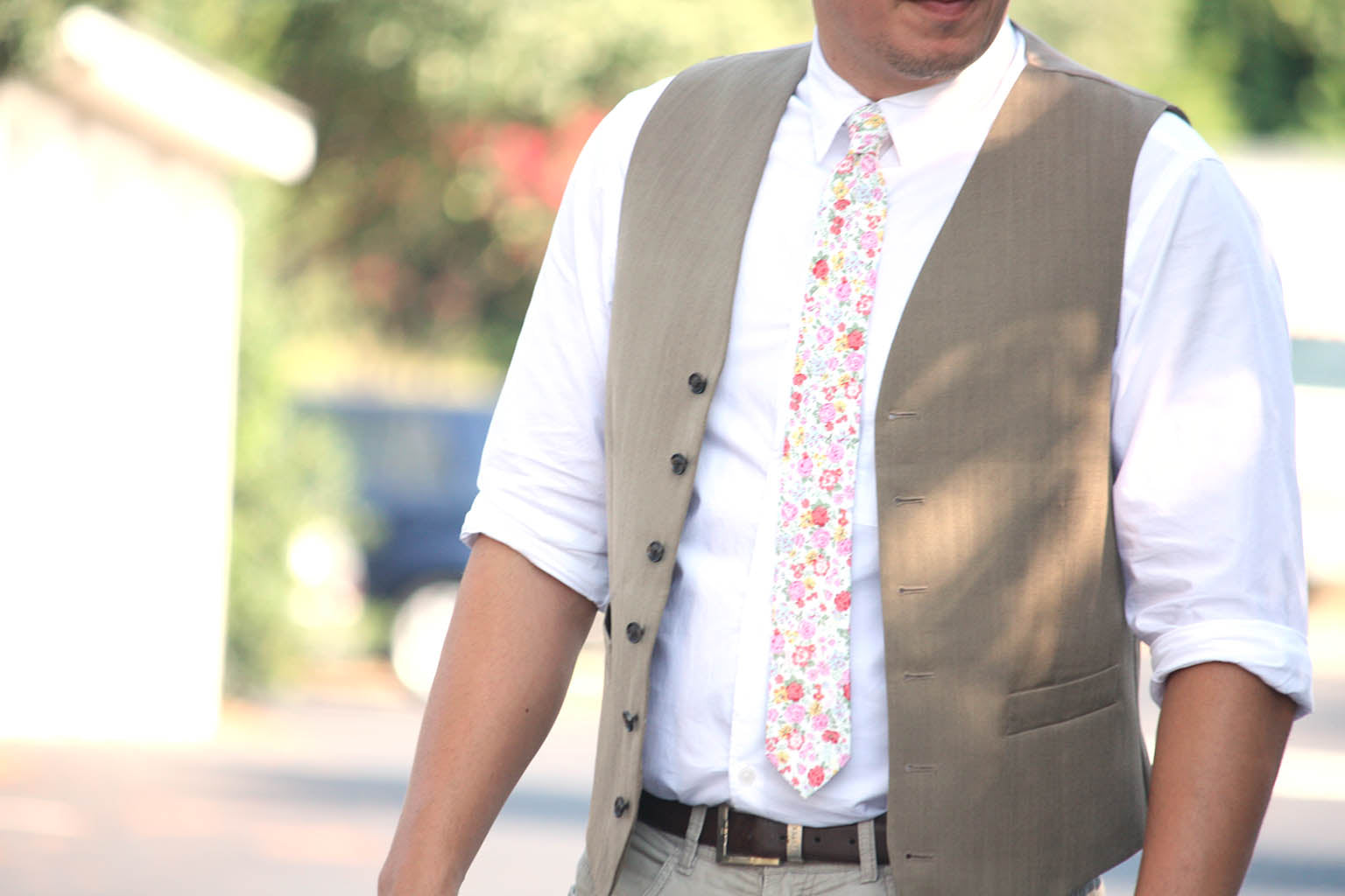 White Pink Floral Necktie 2.36"