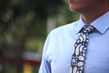 Load image into Gallery viewer, Blue Beige Floral Necktie 2.7&quot;
