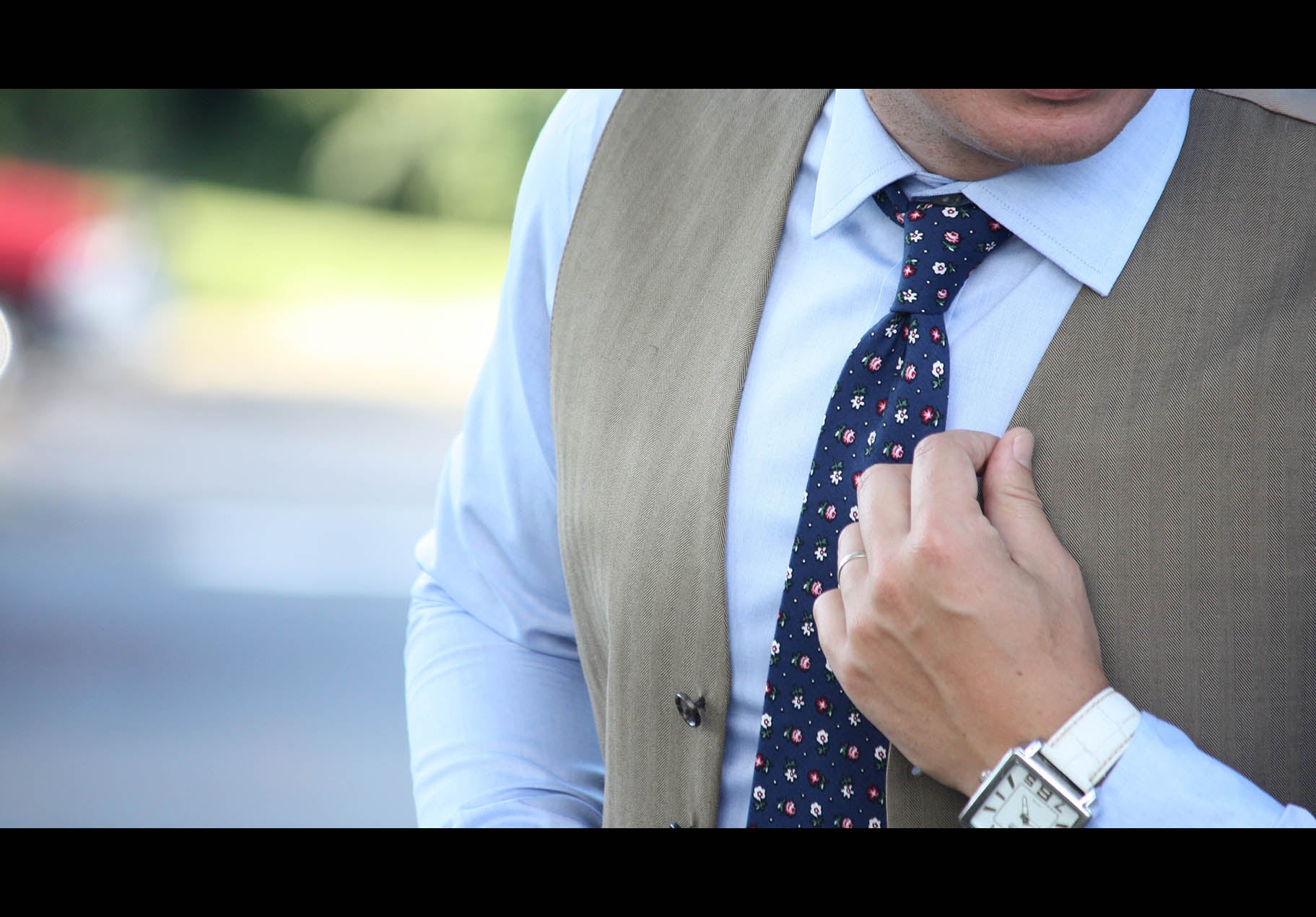 Navy Floral Necktie 2.7"