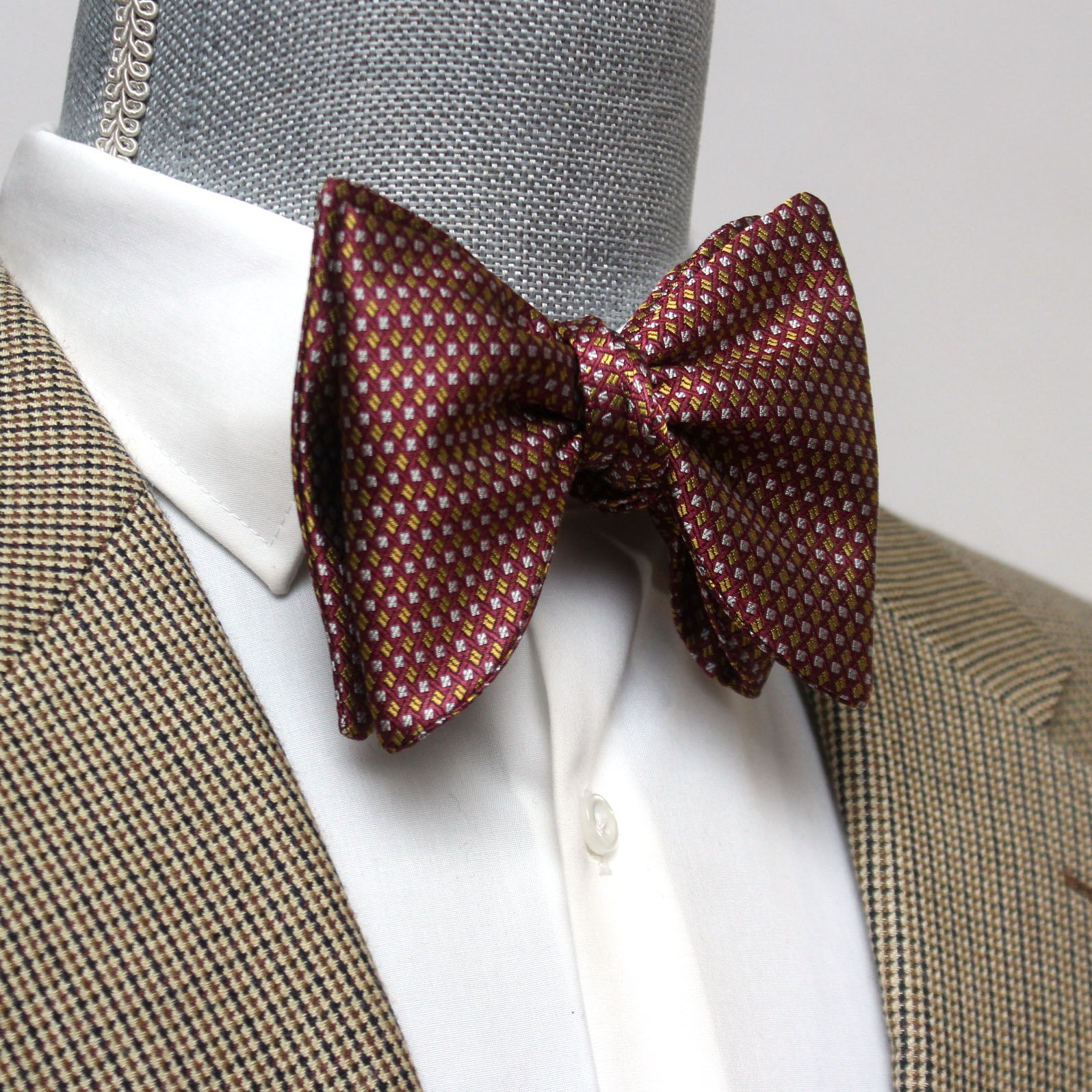 Dusty Mauve Big Butterfly Silk Bow Tie