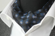 Load image into Gallery viewer, Navy Blue Pattern Silk Ascot
