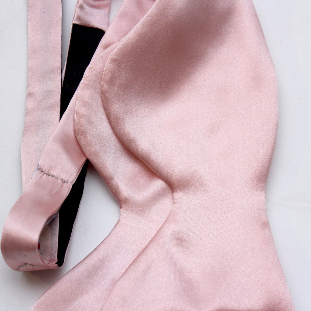 Big Butterfly Peach Silk Bow Tie