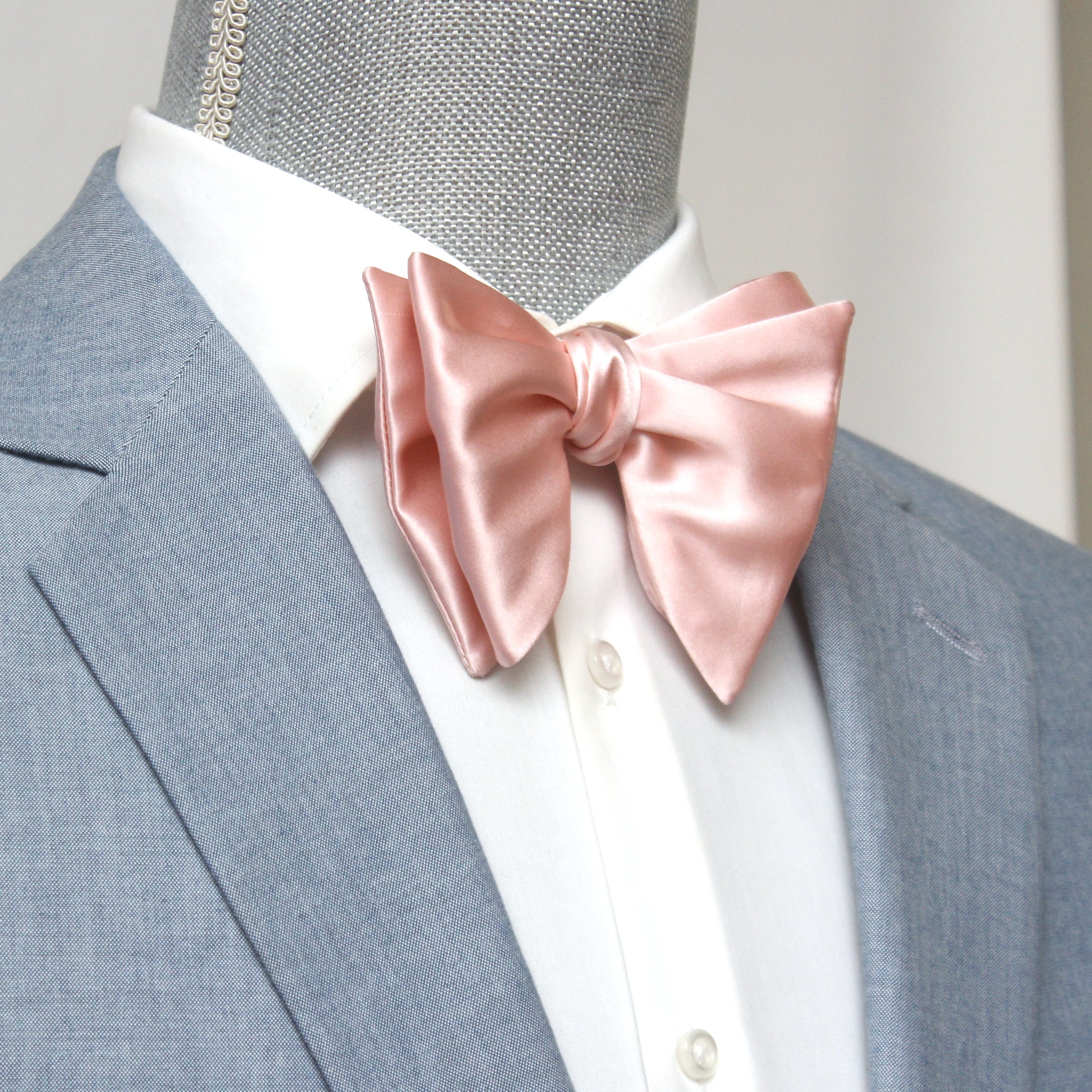 Big Butterfly Peach Silk Bow Tie