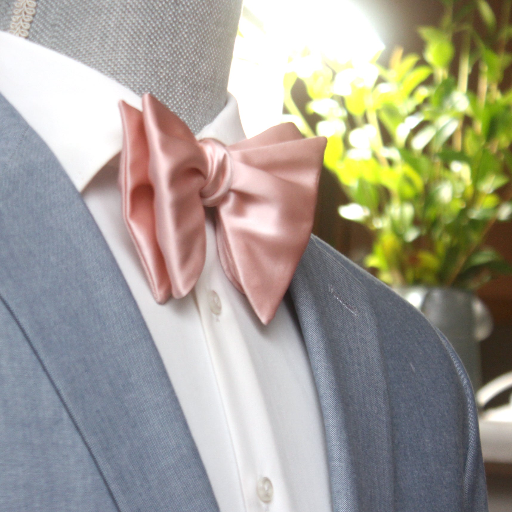 Big Butterfly Peach Silk Bow Tie