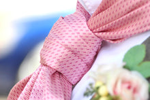 Load image into Gallery viewer, Pink Pattern Silk Ascot
