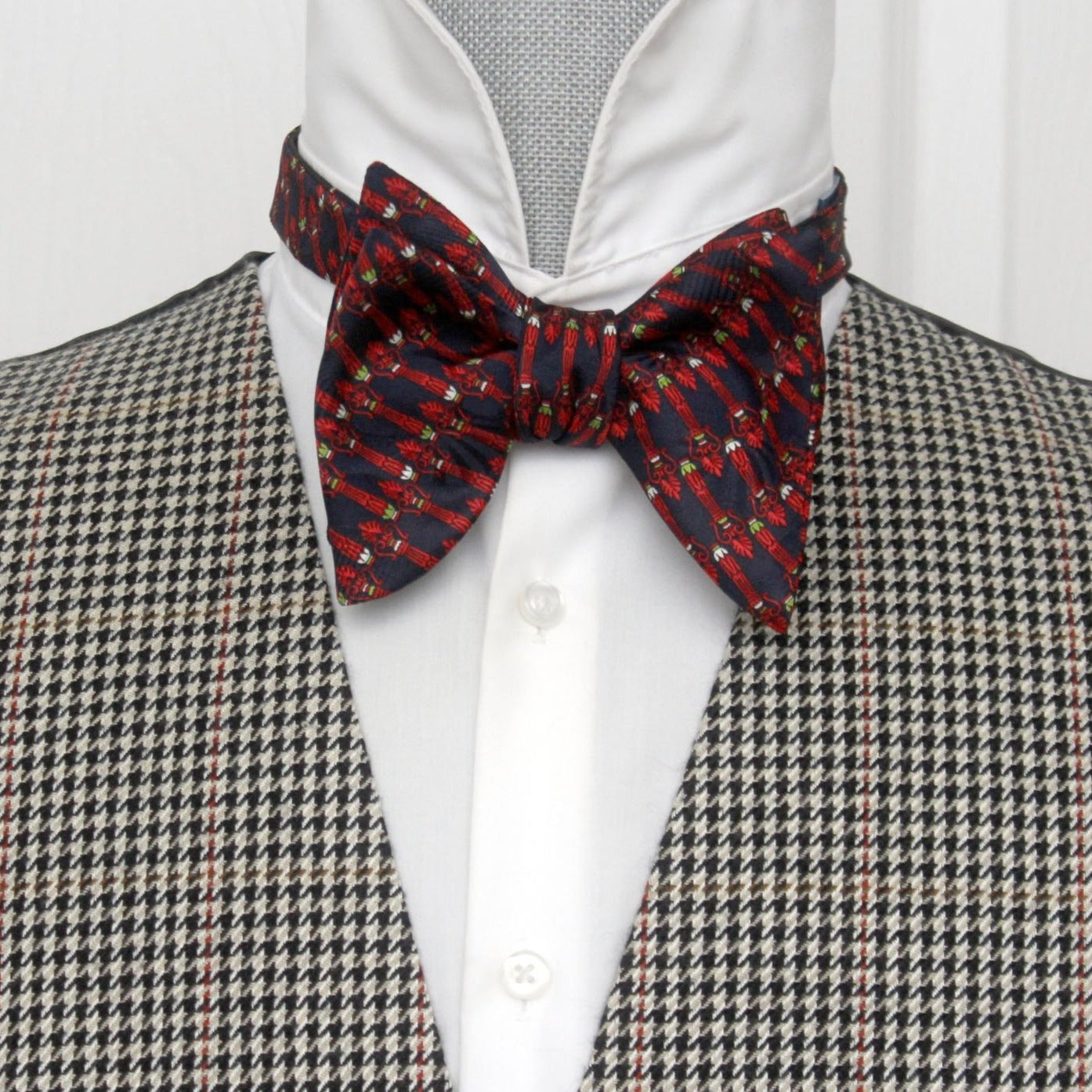 Big Butterfly Bow tie in Red Ornament Silk