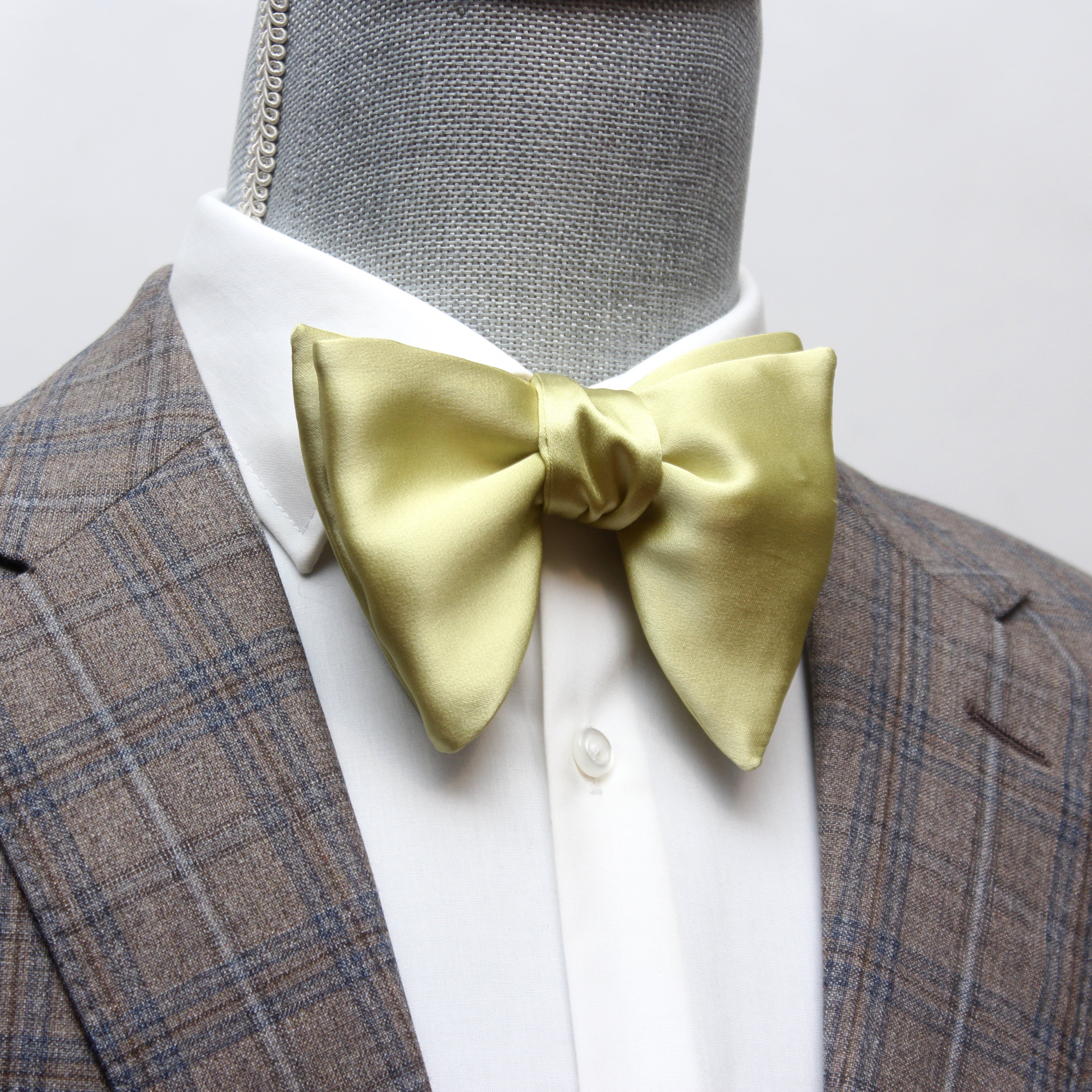 Big Butterfly Silk Bow Tie