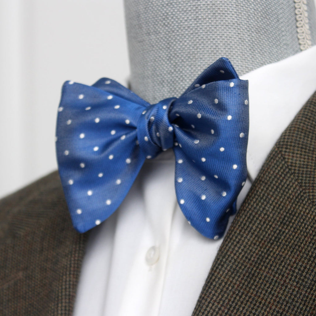 Big Butterfly Blue Polka Dot Bow Tie
