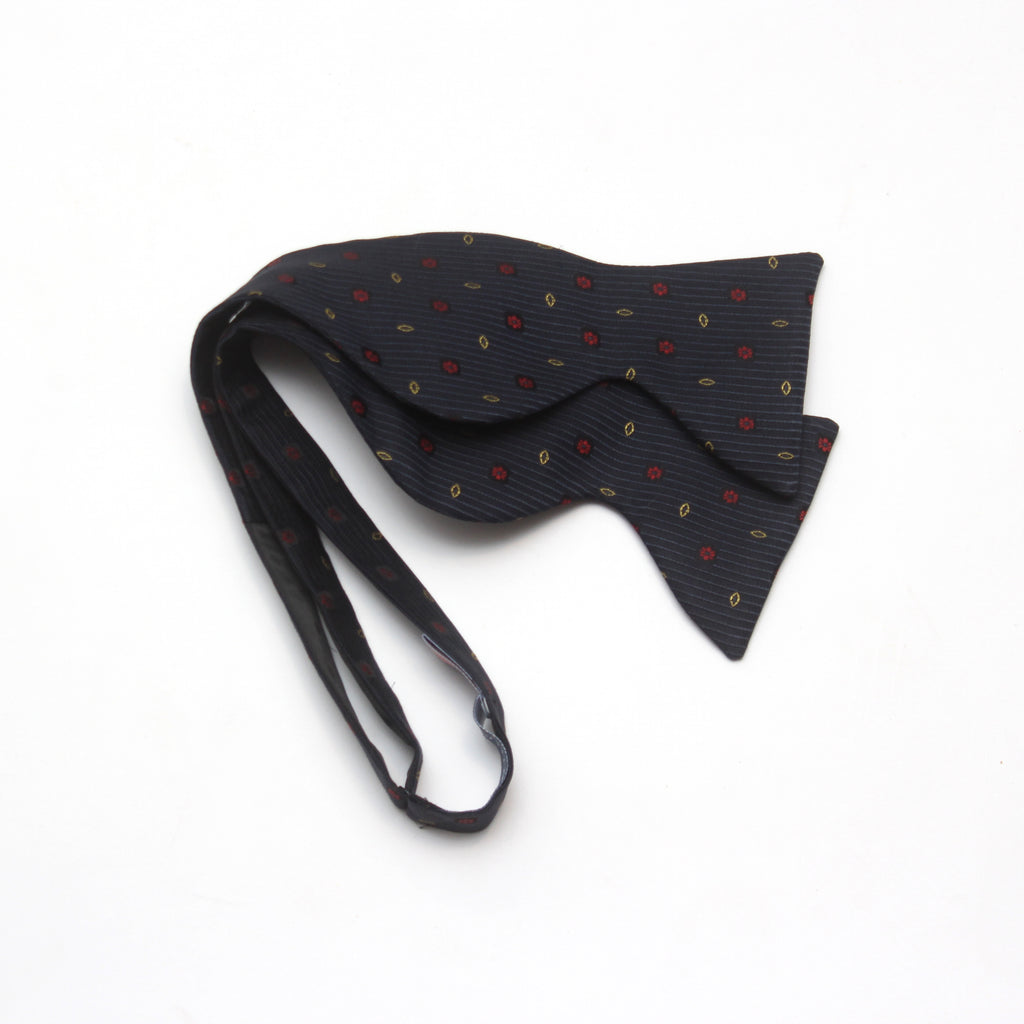 Big Butterfly Black Ornament Silk Bow Tie