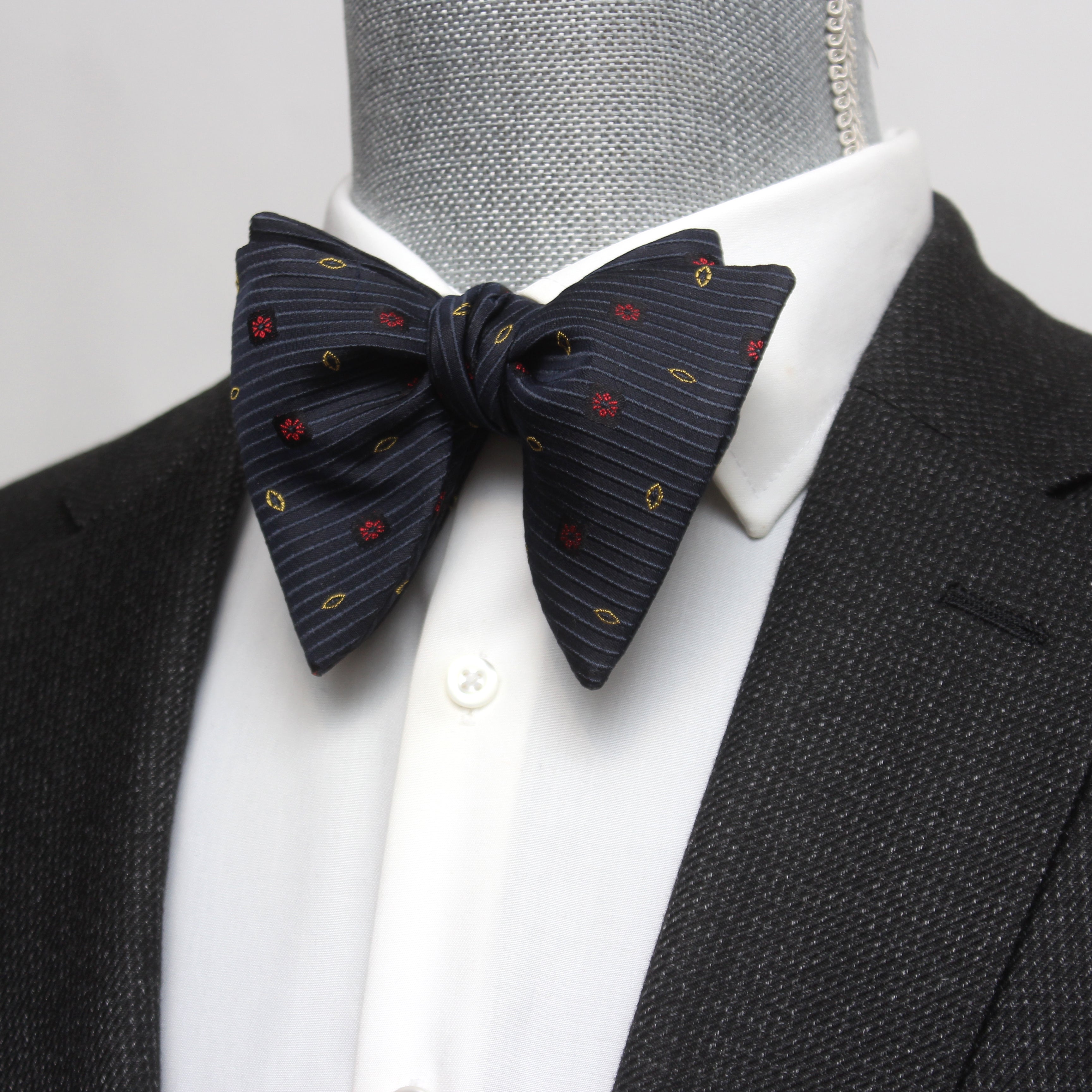 Big Butterfly Black Ornament Silk Bow Tie