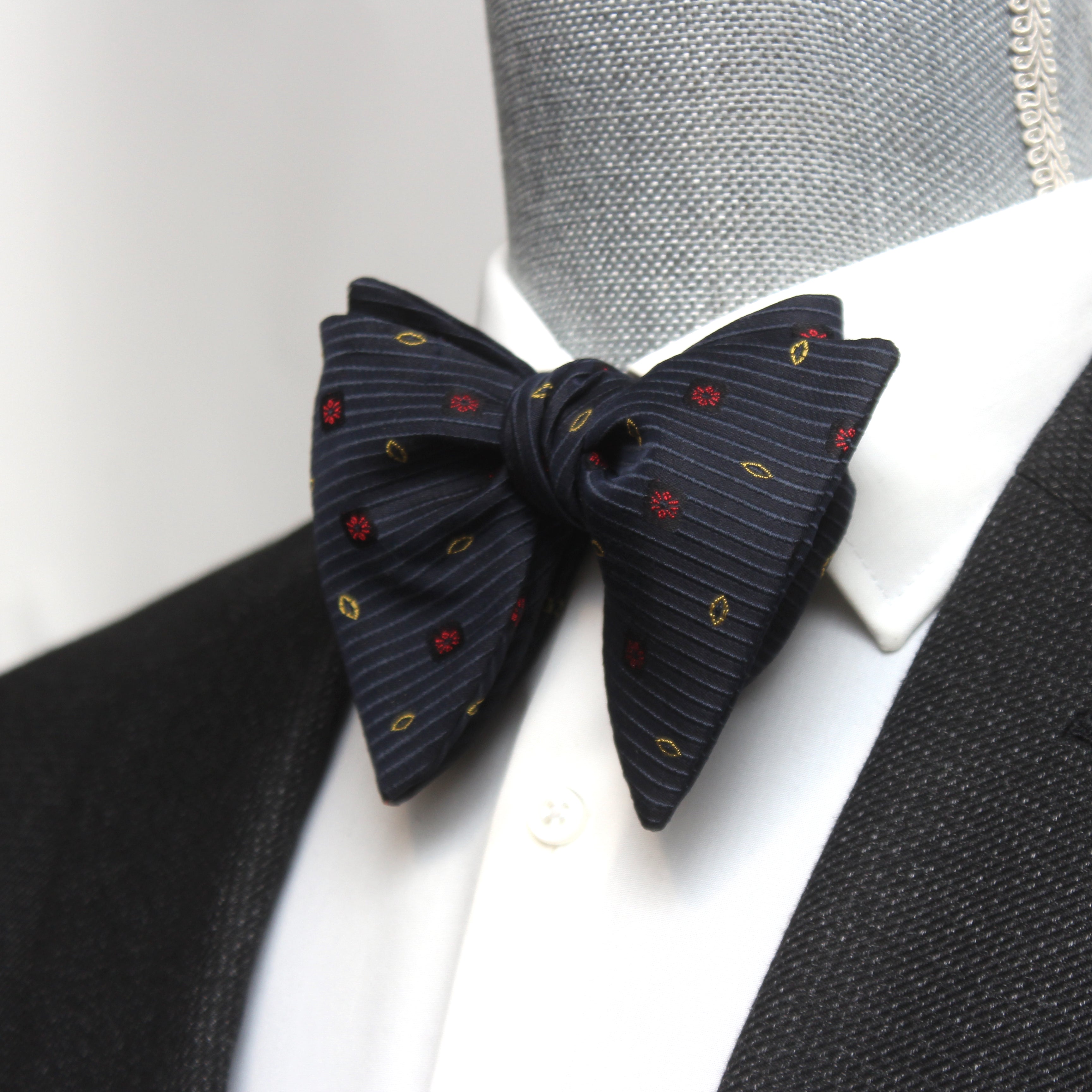 Big Butterfly Black Ornament Silk Bow Tie