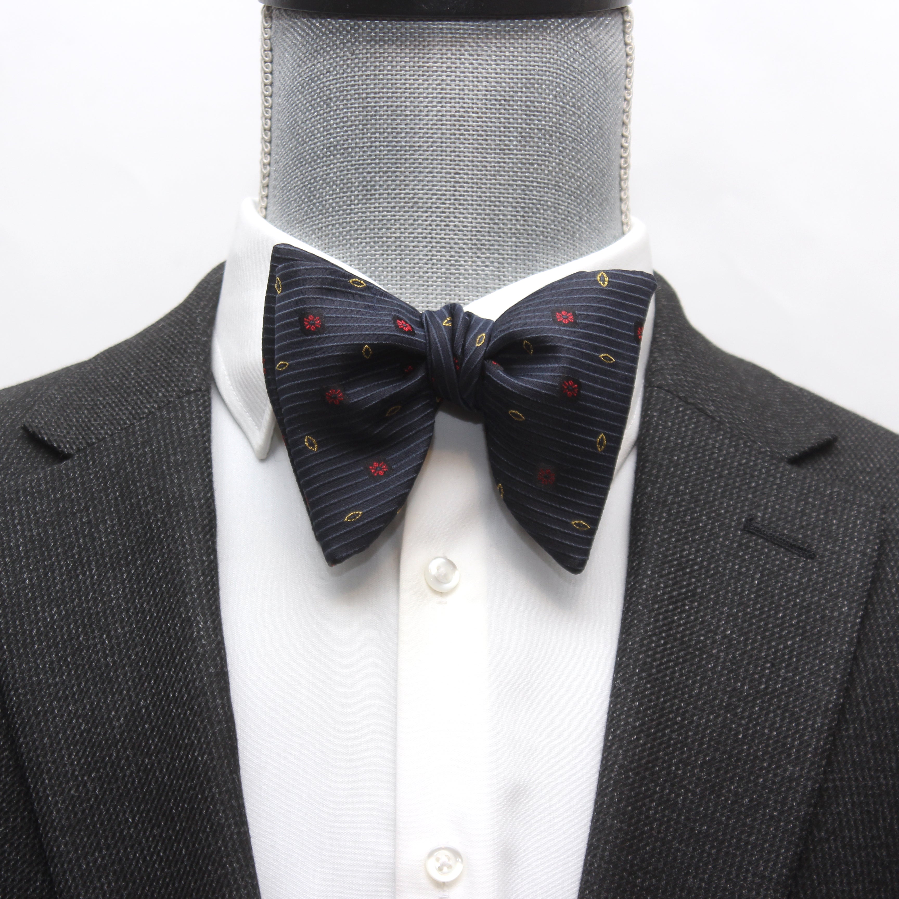 Big Butterfly Black Ornament Silk Bow Tie