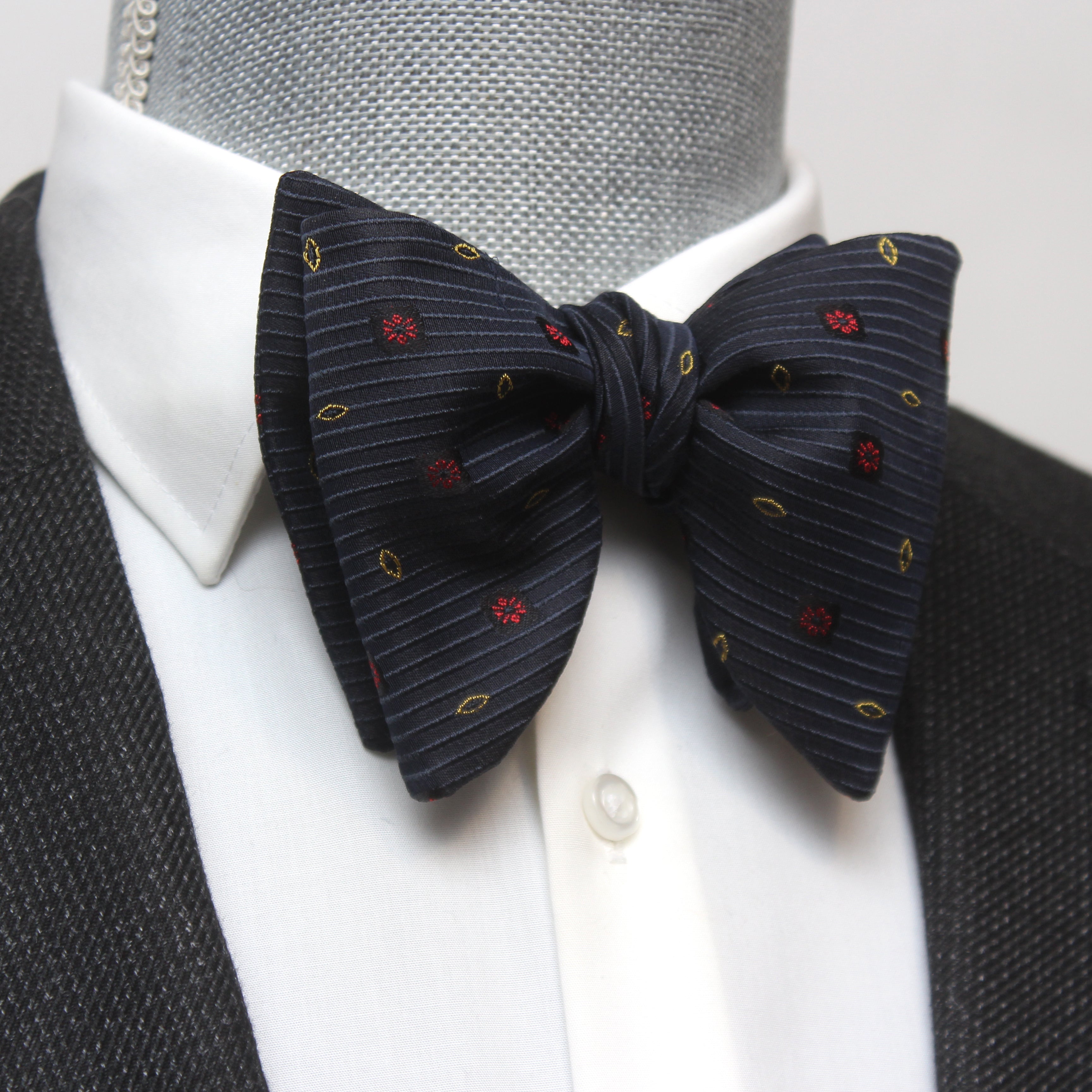 Big Butterfly Black Ornament Silk Bow Tie