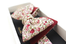 Load image into Gallery viewer, Men&#39;s bow tie Floral Cotton
