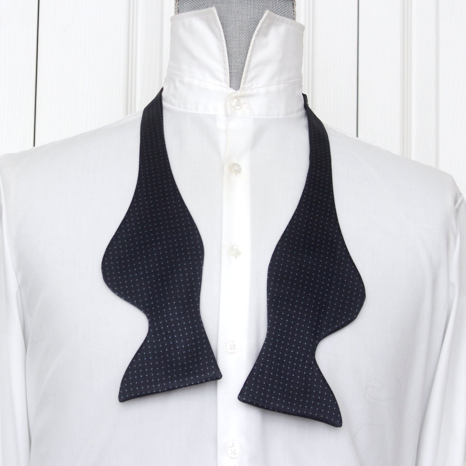 Big Butterfly Navy Blue Polka Dot Silk Bow Tie