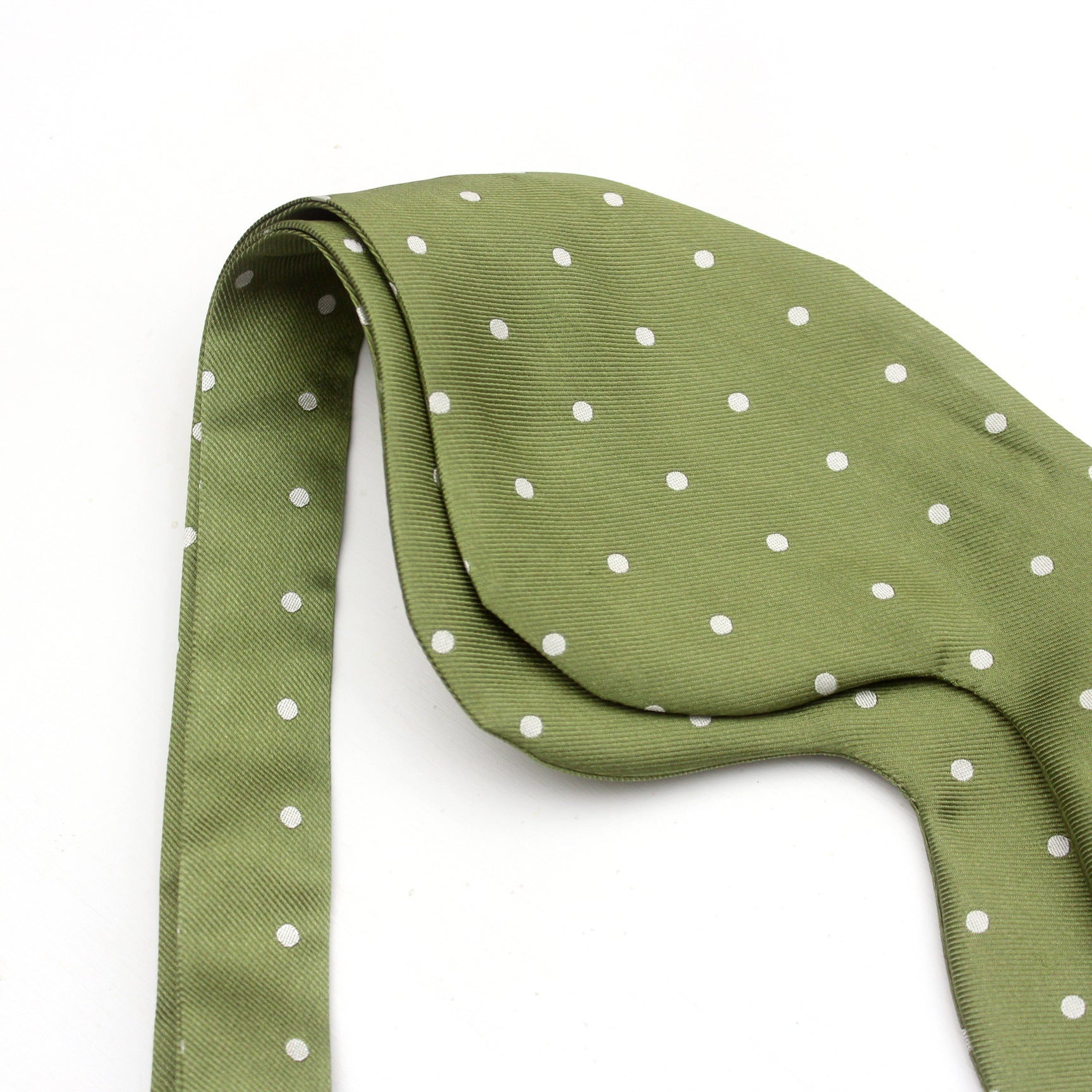 Big Butterfly Bow tie in Green Polka Dot Silk