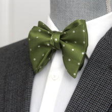 Load image into Gallery viewer, Big Butterfly Bow tie in Green Polka Dot Silk

