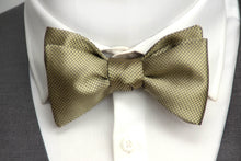 Load image into Gallery viewer, Gold ornament Self-Tie Bow Tie
