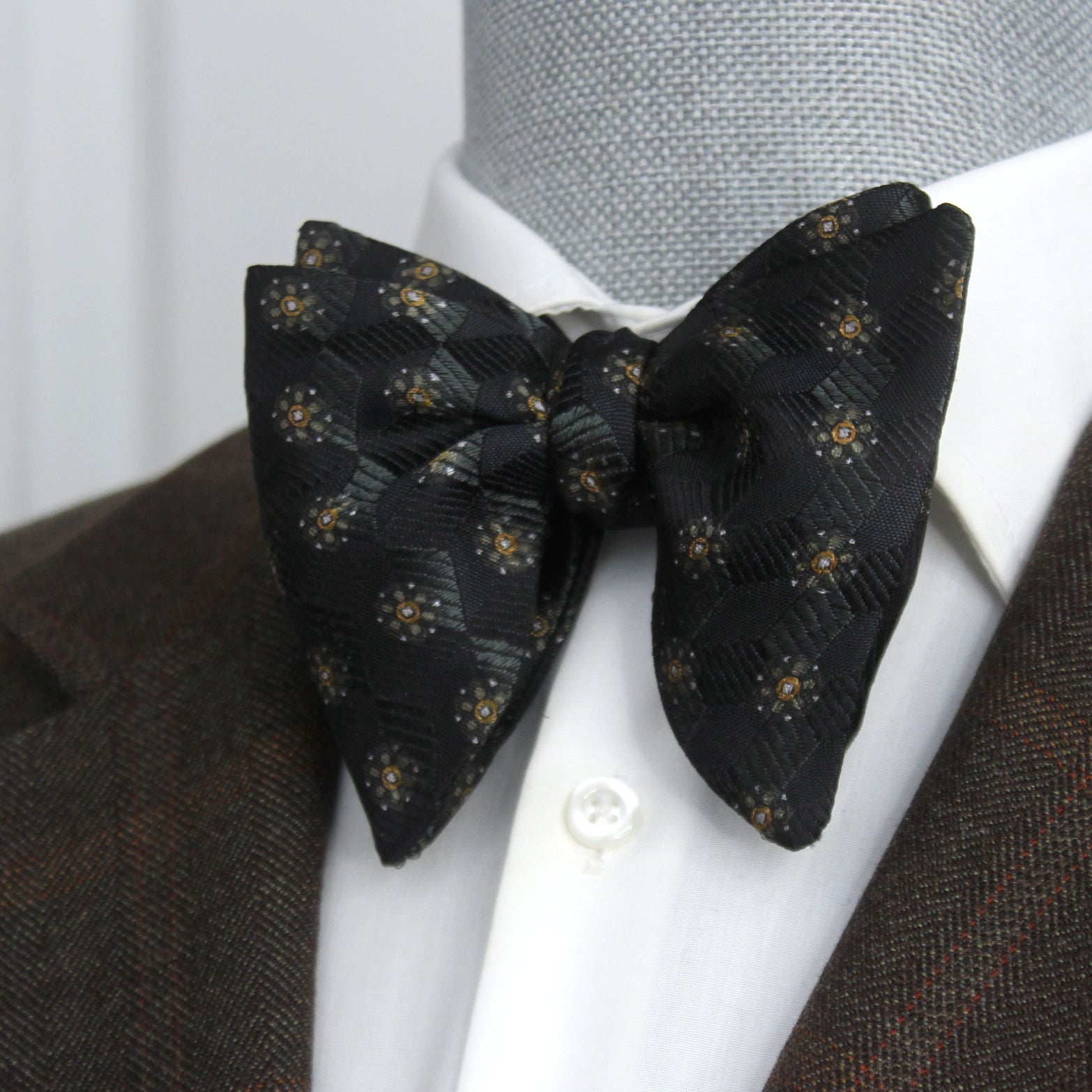Men's Big Ornament on Black Silk Bow tie