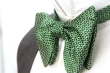 Load image into Gallery viewer, Big Butterfly in Green Ornament Silk Self tied Bow Tie
