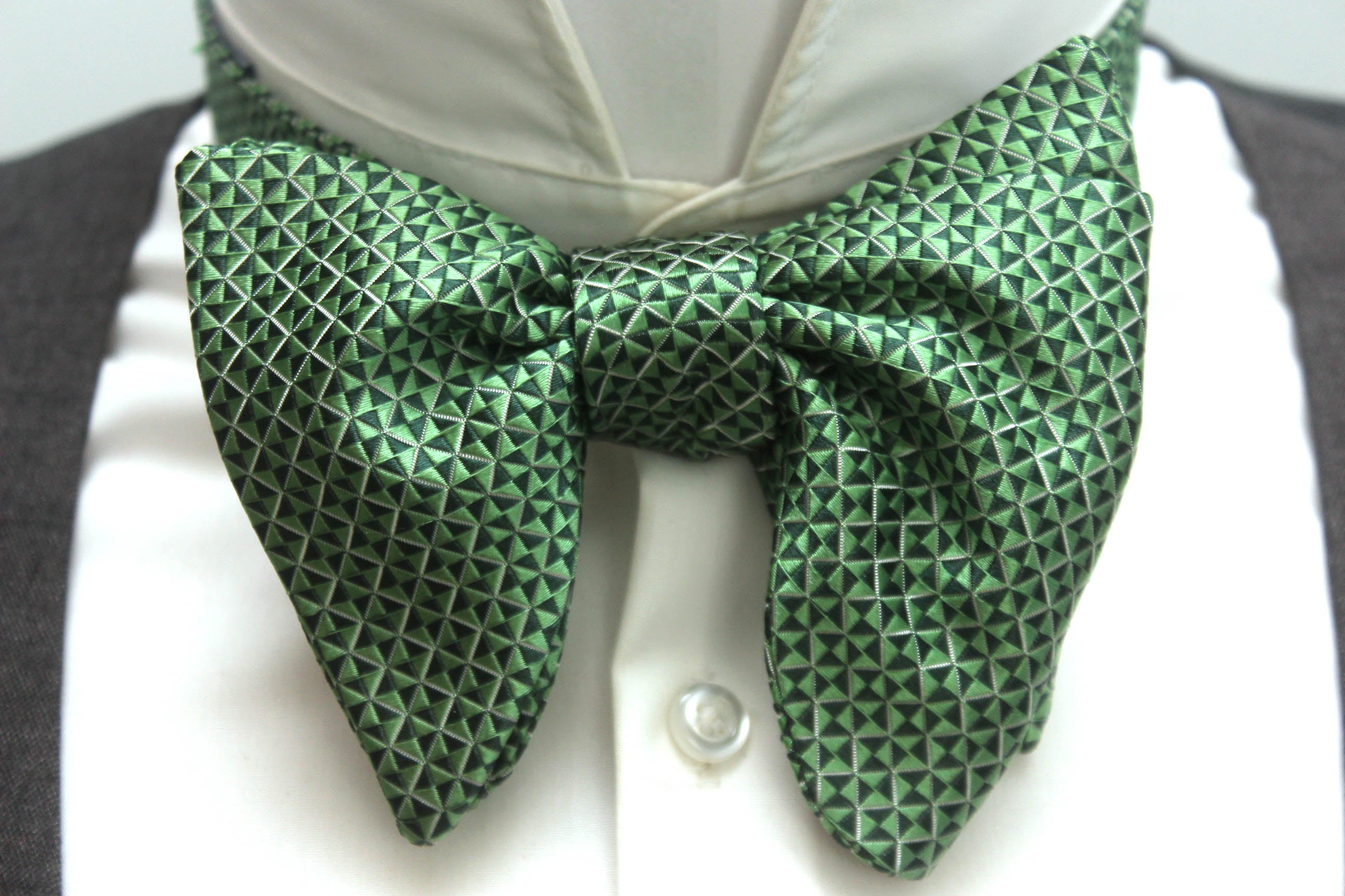 Green Ornament Large Silk Bow Tie