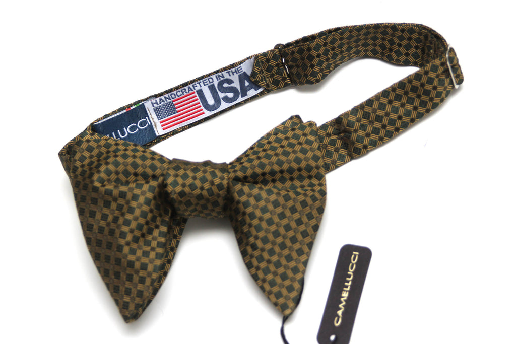 Big Butterfly Gold Emerald Green Silk Self tied Bow Tie