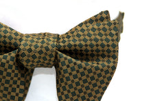 Load image into Gallery viewer, Big Butterfly Gold Emerald Green Silk Self tied Bow Tie
