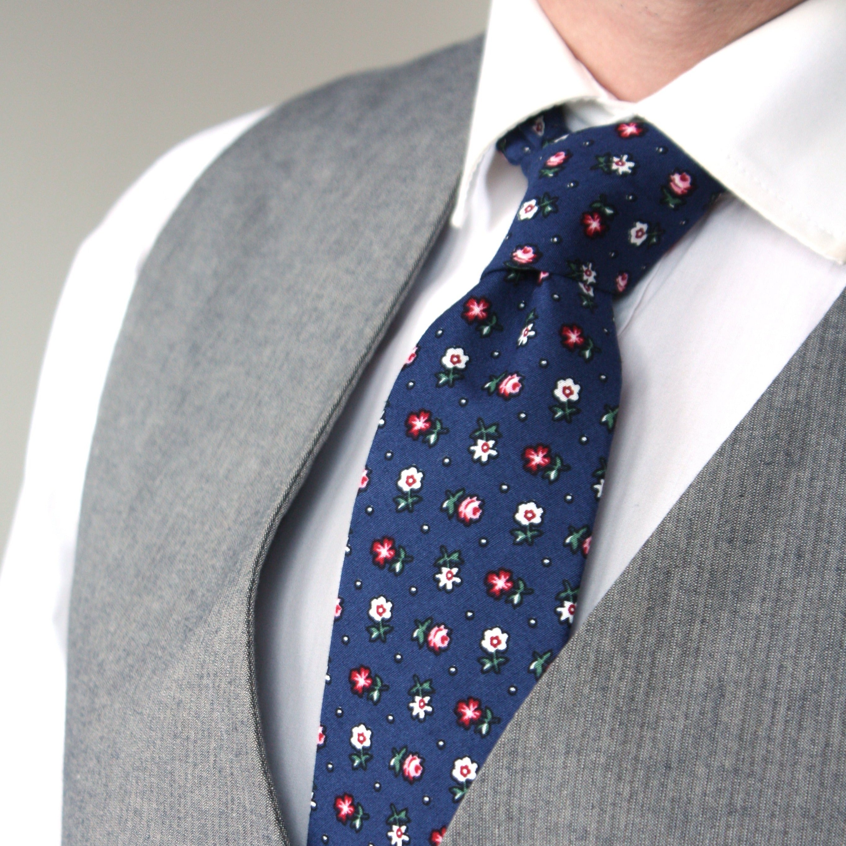Navy Floral Necktie 2.7"