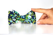 Load image into Gallery viewer, Green Floral Striped Reversible Self-Tie Bow Tie
