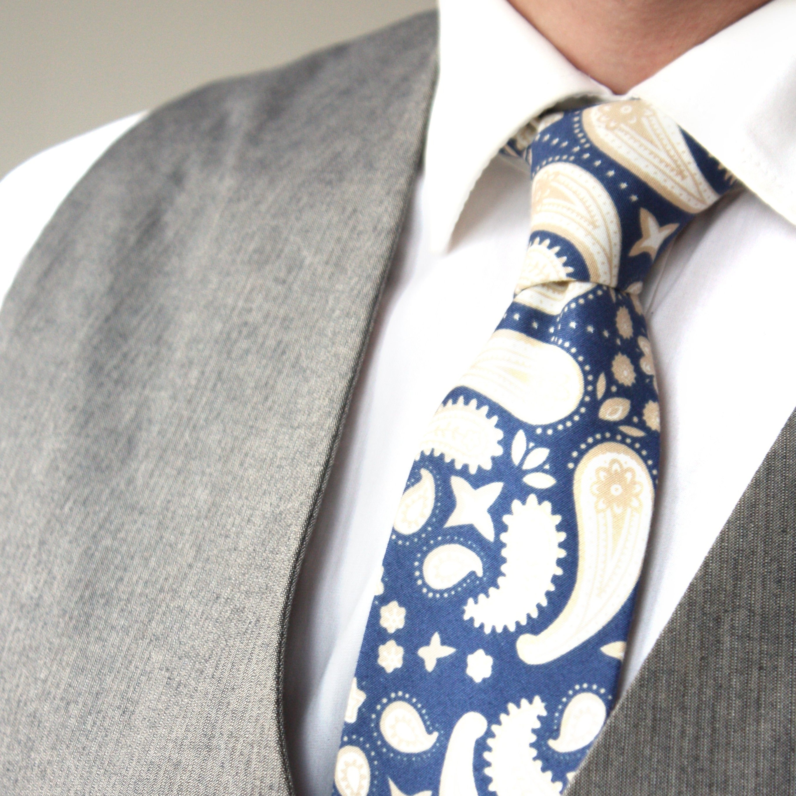 Blue Beige Floral Necktie 2.7"