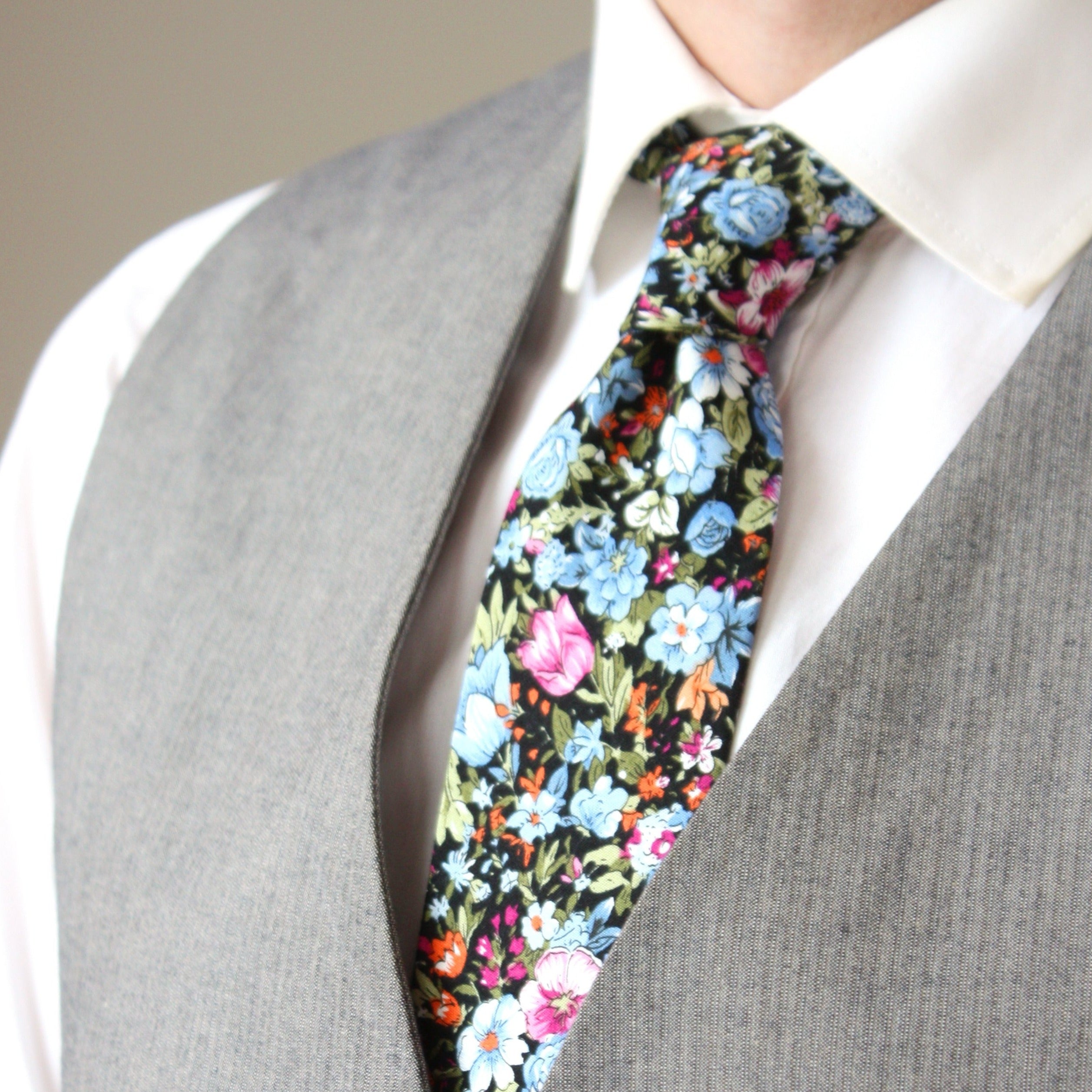 Blue Black Floral Necktie 2.7"