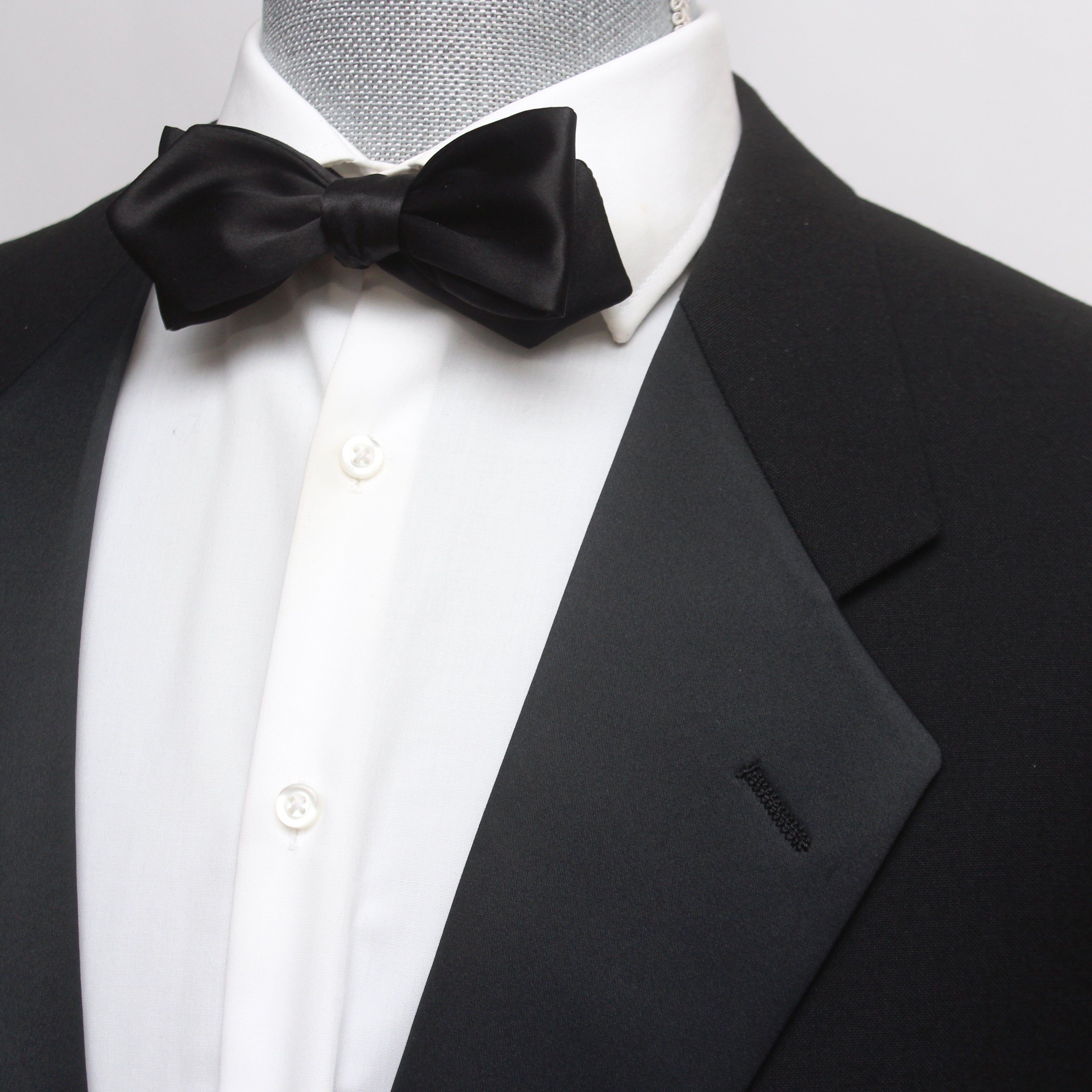 Black Diamond Point Silk Self tied Bow Tie