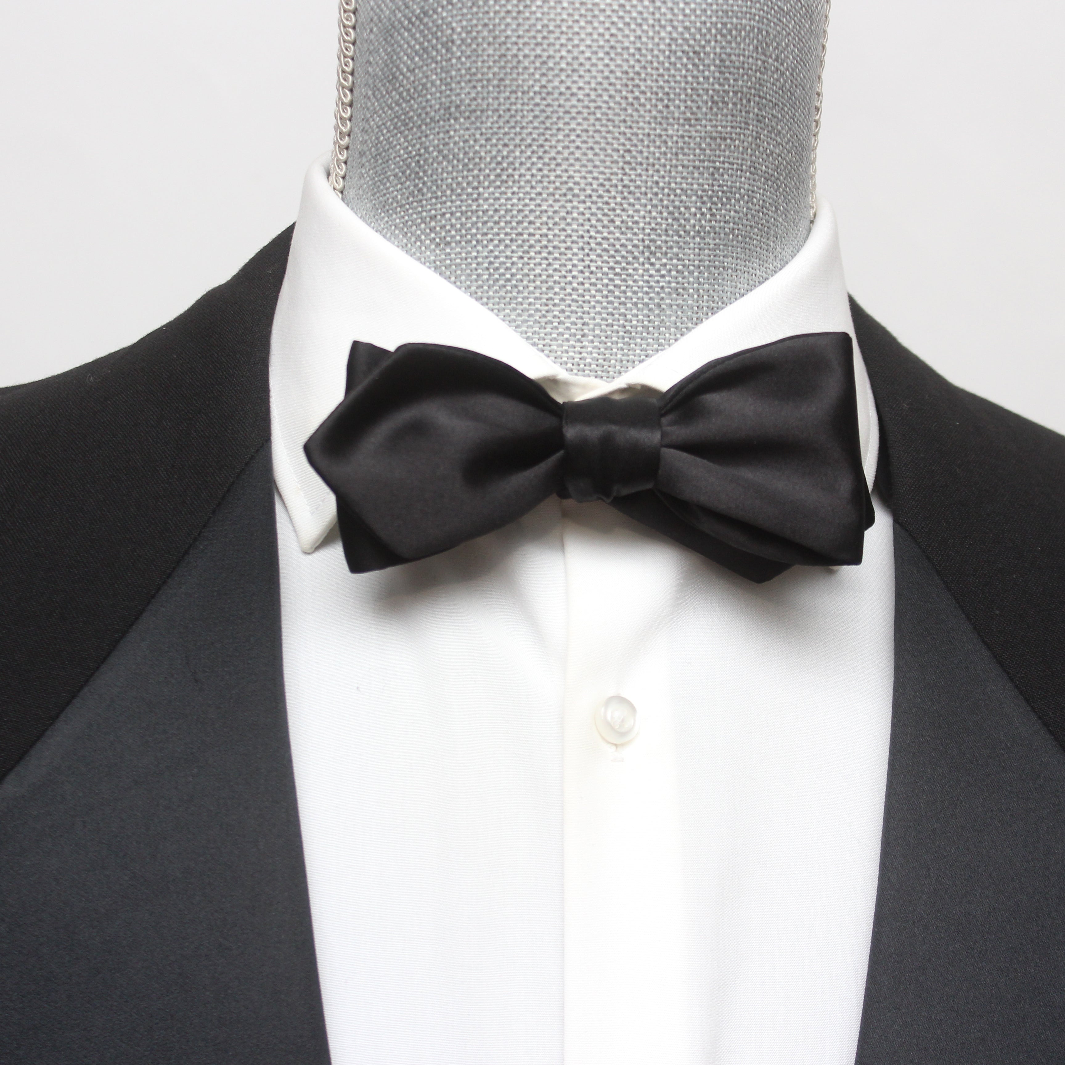Black Diamond Point Silk Self tied Bow Tie